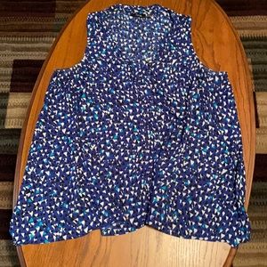 Sleeveless blouse. Great condition.
